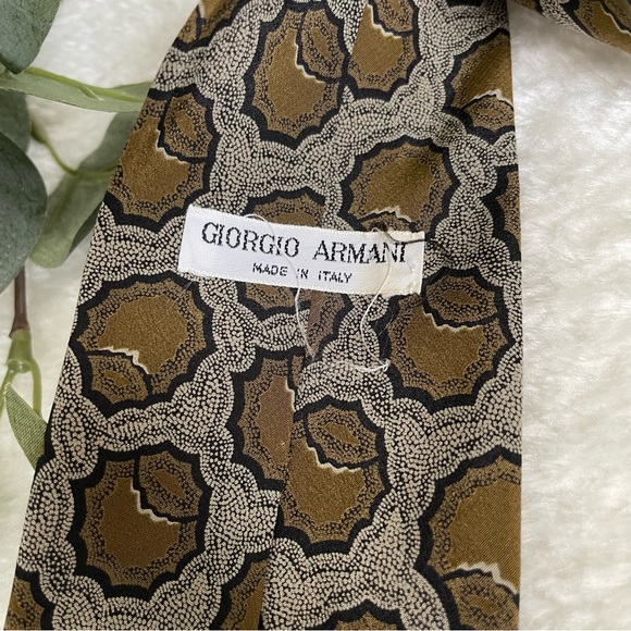 Giorgio Armani Geometric Abstract Print Olive Green Silk Necktie - Picture 5 of 11